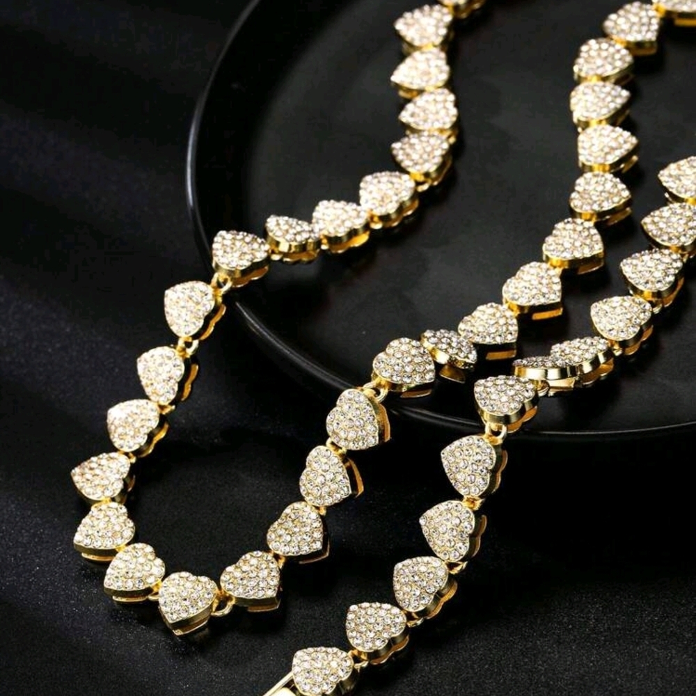 Elegant Gold BLING Heart Necklace